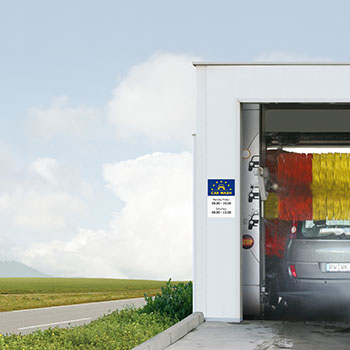 Immagine applicativa con pellicola esterna etichettata in autolavaggio