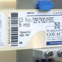 Laseraktivierbare Etiketten für Farbflaschen, im Produktionsprozess