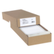 Eine geöffnete Kartonverpackung mit mehreren weißen Blättern darin, beschriftet mit Produktinformationen.