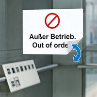 Etichetta di segnalazione fuori servizio su porta di vetro
