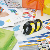 The translation of "Klebebiene" from German to Italian is "ape adesiva.