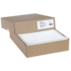 Braune Kartonbox mit einem weißen Inhalt, der teilweise sichtbar ist. Auf der Box befindet sich ein Etikett mit Produktinformationen.